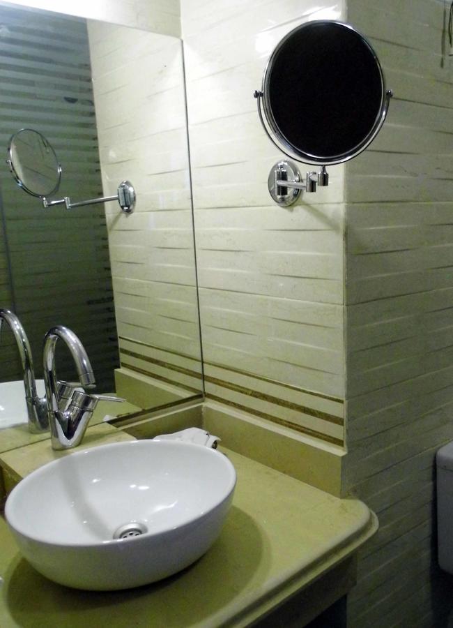 Mg Nefertiti Hotel Al Minya Bagian luar foto