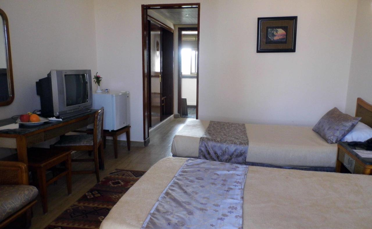 Mg Nefertiti Hotel Al Minya Bagian luar foto